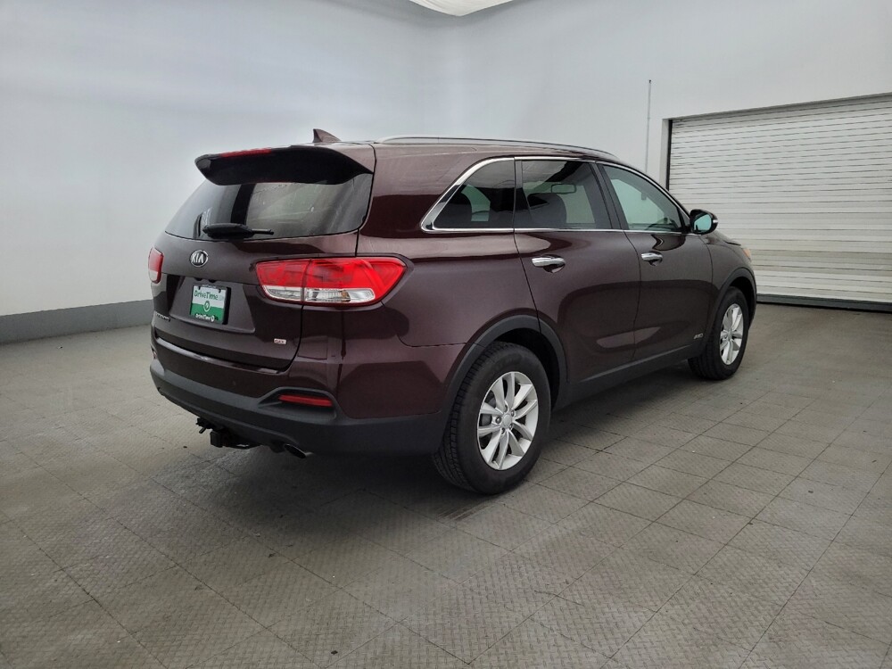 2017 Kia Sorento in Henrico, VA 23223 - 18141338 9