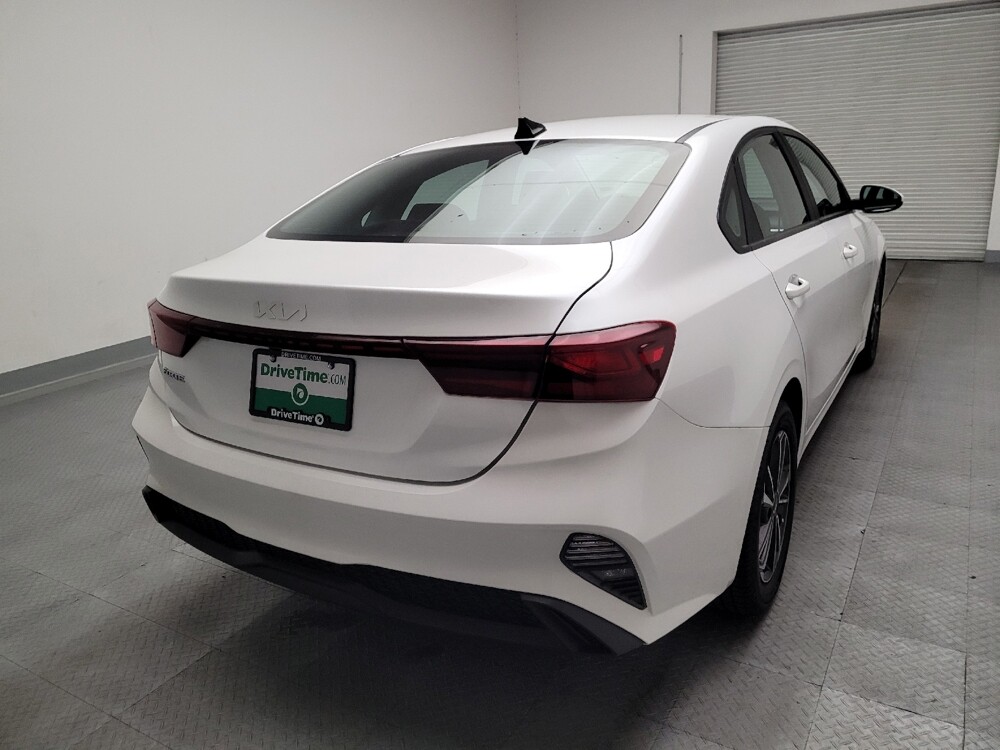 2024 Kia Forte in Montclair, CA 91763 - 18141341 7