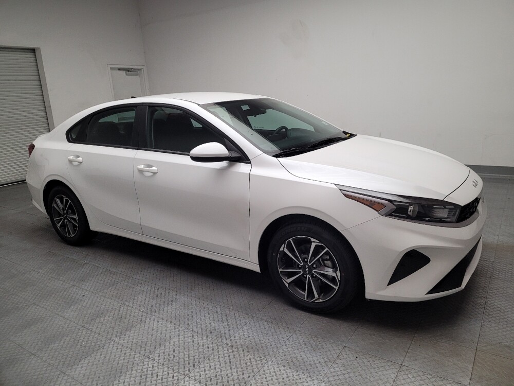 2024 Kia Forte in Montclair, CA 91763 - 18141341 11