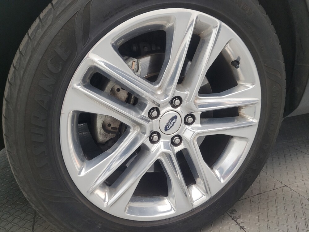 2017 Ford Explorer in Glendale, AZ 85301 - 18141345 31