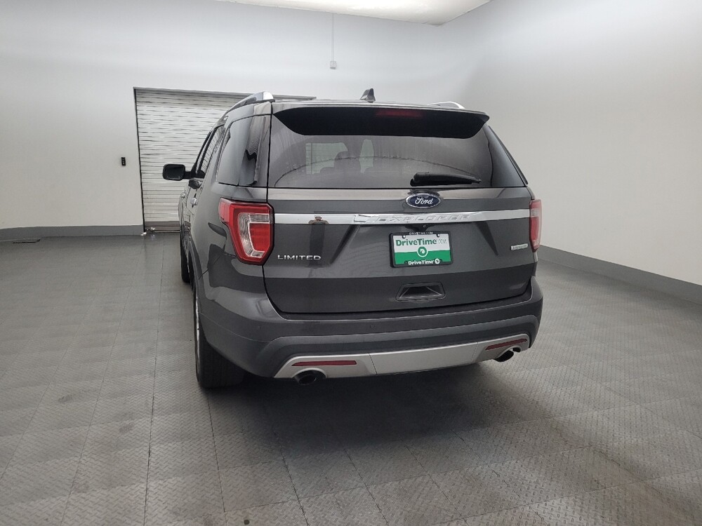 2017 Ford Explorer in Glendale, AZ 85301 - 18141345 6