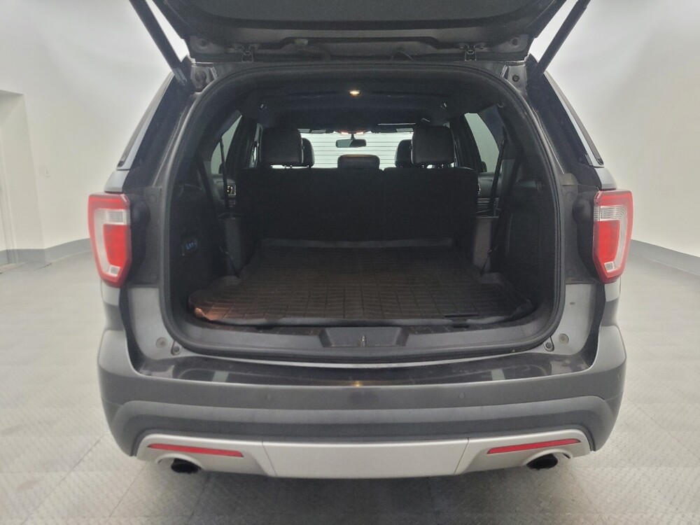2017 Ford Explorer in Glendale, AZ 85301 - 18141345 29