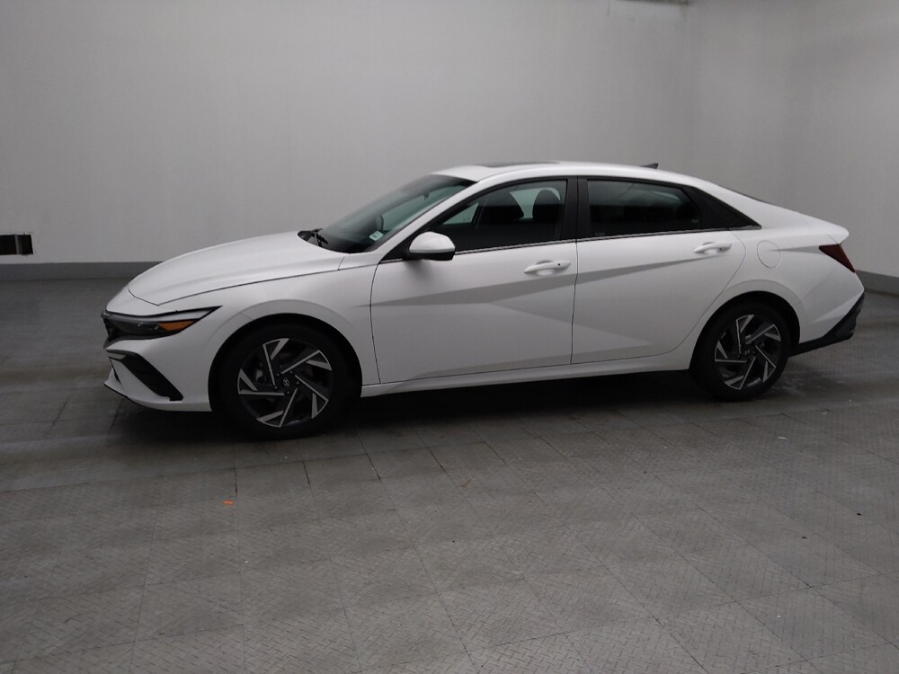 2025 Hyundai Elantra in Knoxville, TN 37923 - 18141360 2