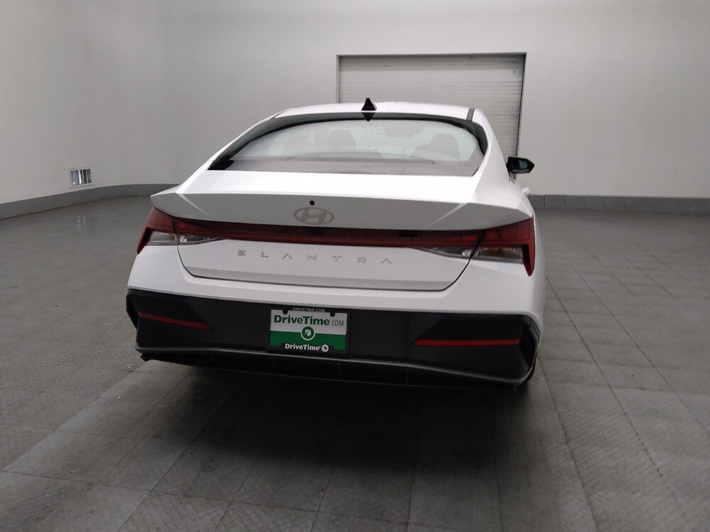 2025 Hyundai Elantra in Knoxville, TN 37923 - 18141360 7