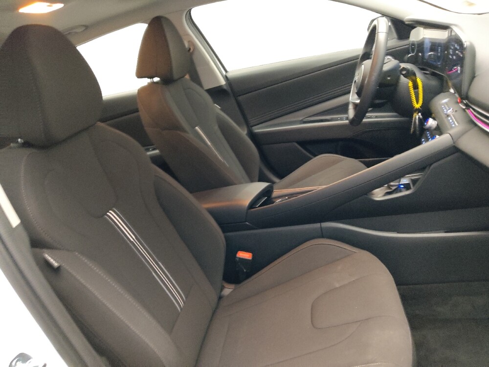 2025 Hyundai Elantra in Knoxville, TN 37923 - 18141360 21