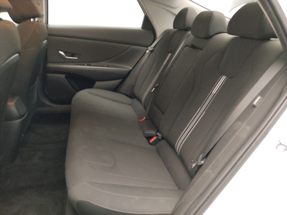 2025 Hyundai Elantra in Knoxville, TN 37923 - 18141360 18