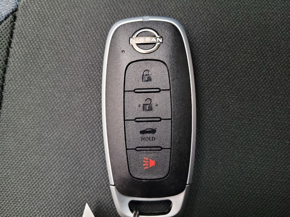 2024 Nissan Versa in Downey, CA 90241 - 18141362 32