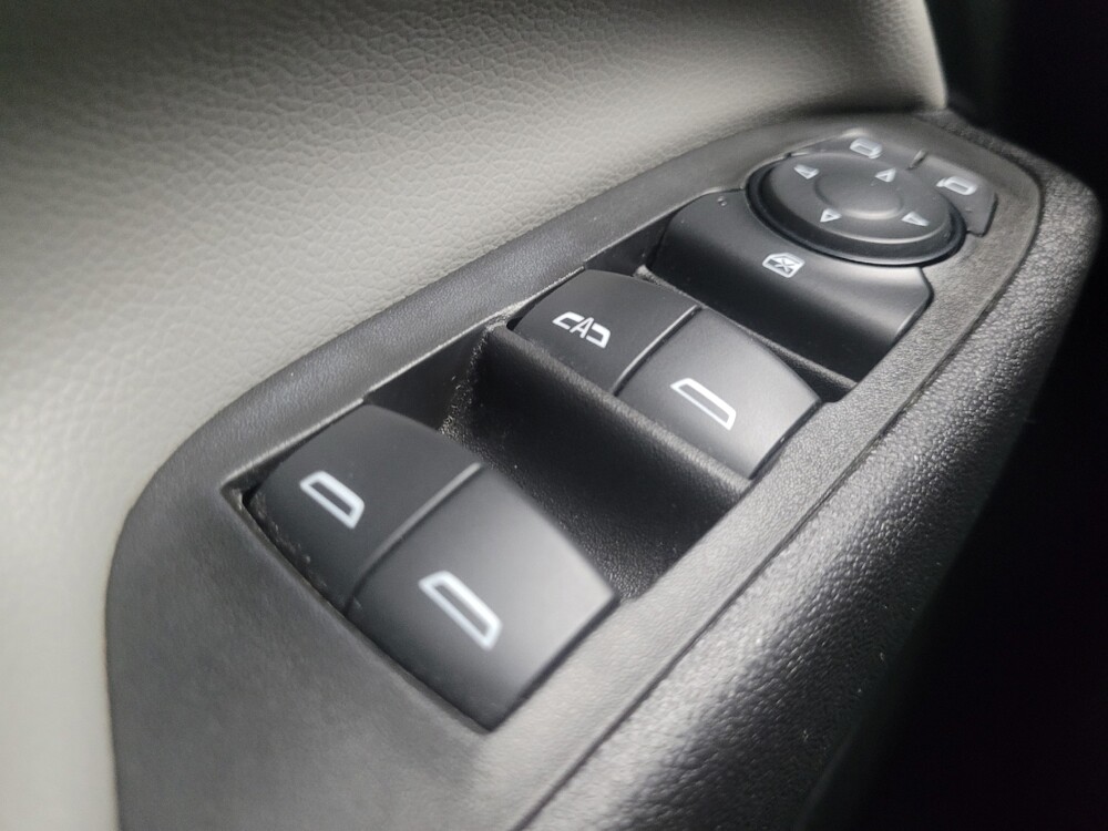 2020 Chevrolet Equinox in Indianapolis, IN 46219 - 18141388 27