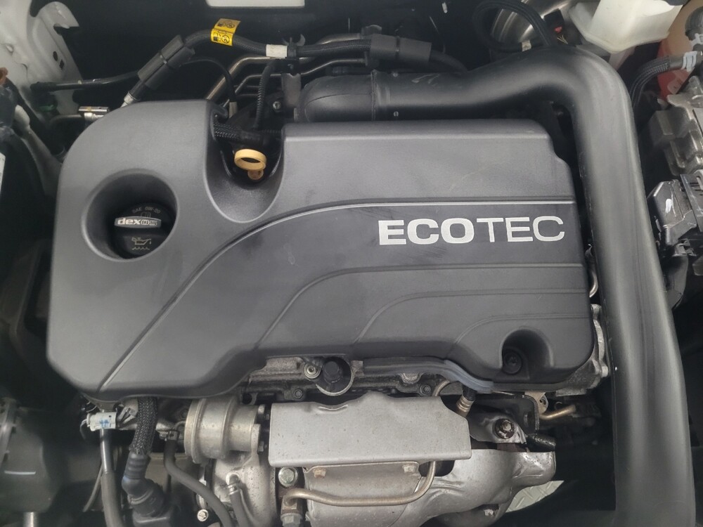 2020 Chevrolet Equinox in Indianapolis, IN 46219 - 18141388 30