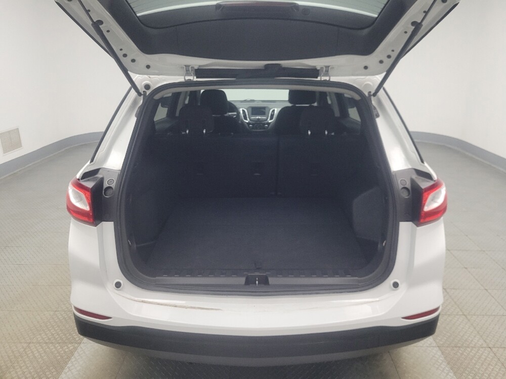 2020 Chevrolet Equinox in Indianapolis, IN 46219 - 18141388 29