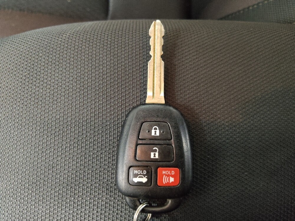 2019 Toyota Corolla in Union City, GA 30291 - 18141396 32