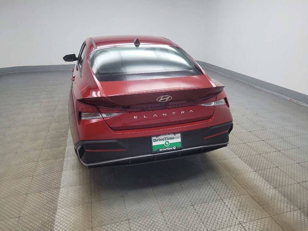 2024 Hyundai Elantra in Mishawaka, IN 46545 - 18141399 6
