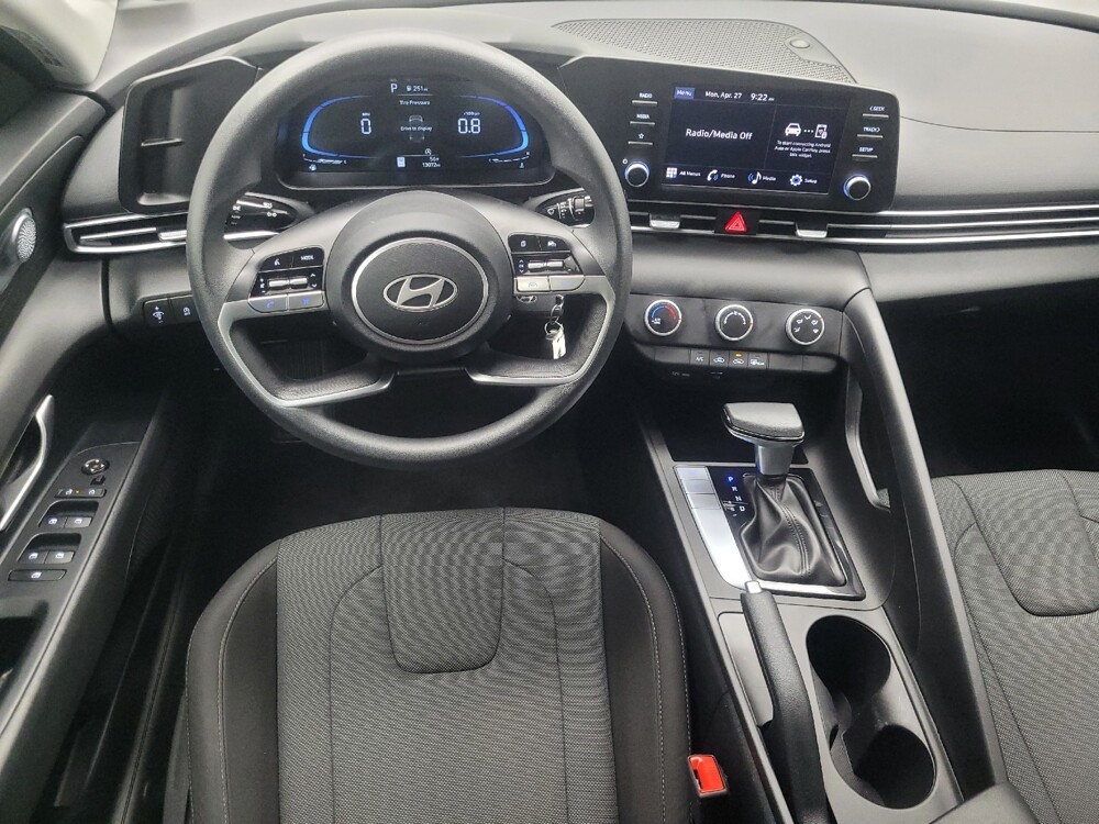 2024 Hyundai Elantra in Mishawaka, IN 46545 - 18141399 22