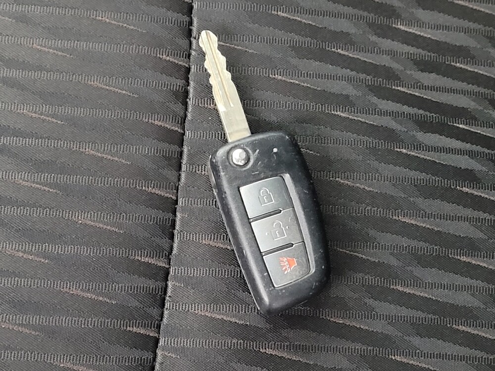 2019 Nissan Rogue in Houston, TX 77060 - 18141403 32