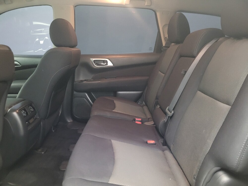 2017 Nissan Pathfinder in Chandler, AZ 85225 - 18141409 18