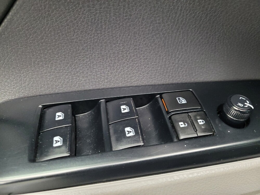 2018 Toyota Camry in Memphis, TN 38115 - 18141411 27