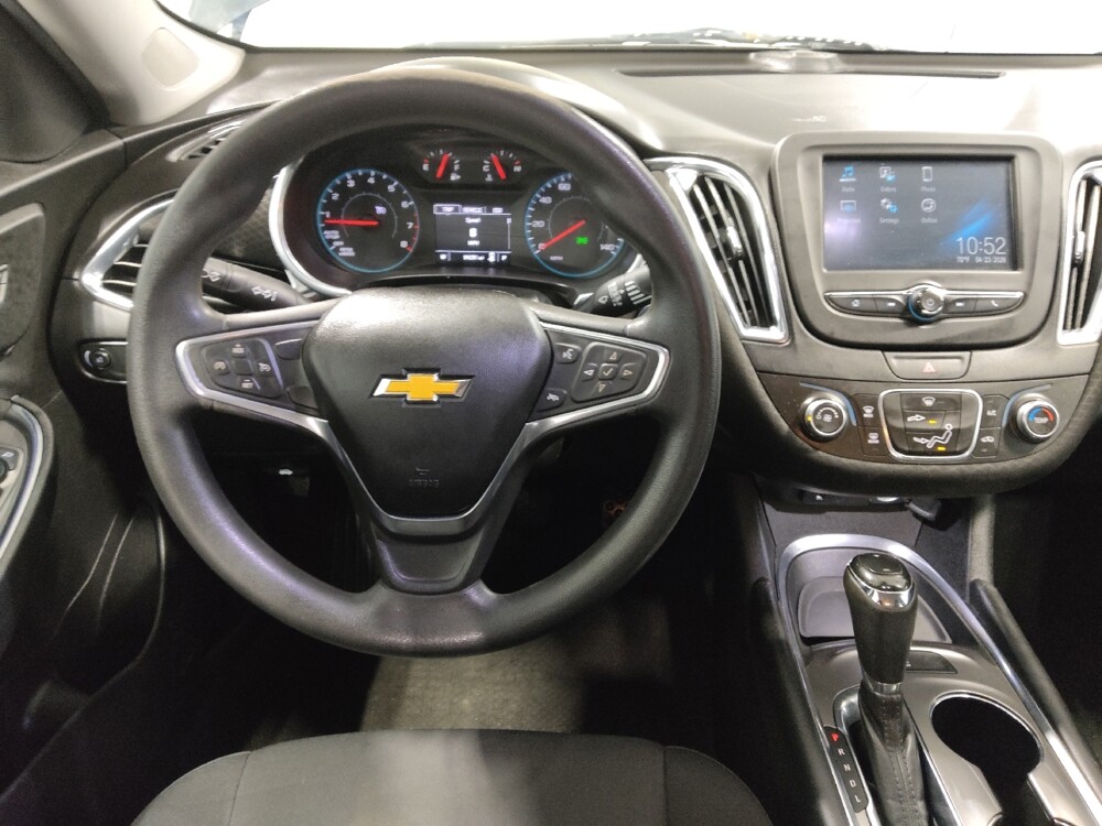 2018 Chevrolet Malibu in Columbus, OH 43231 - 18141428 22