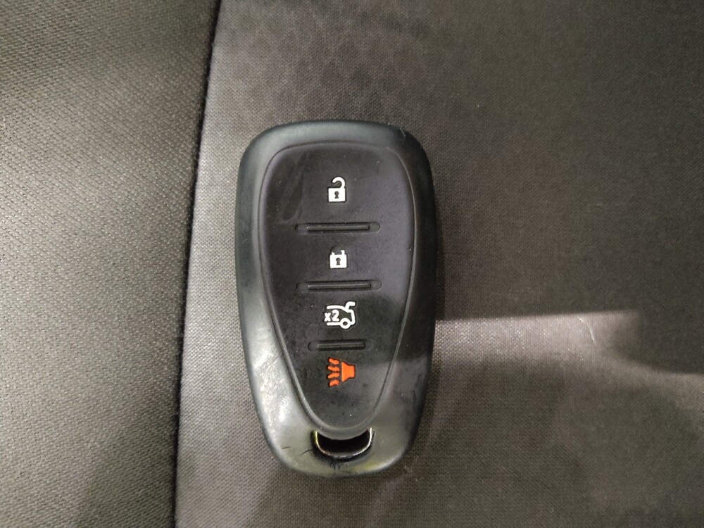 2018 Chevrolet Malibu in Columbus, OH 43231 - 18141428 32
