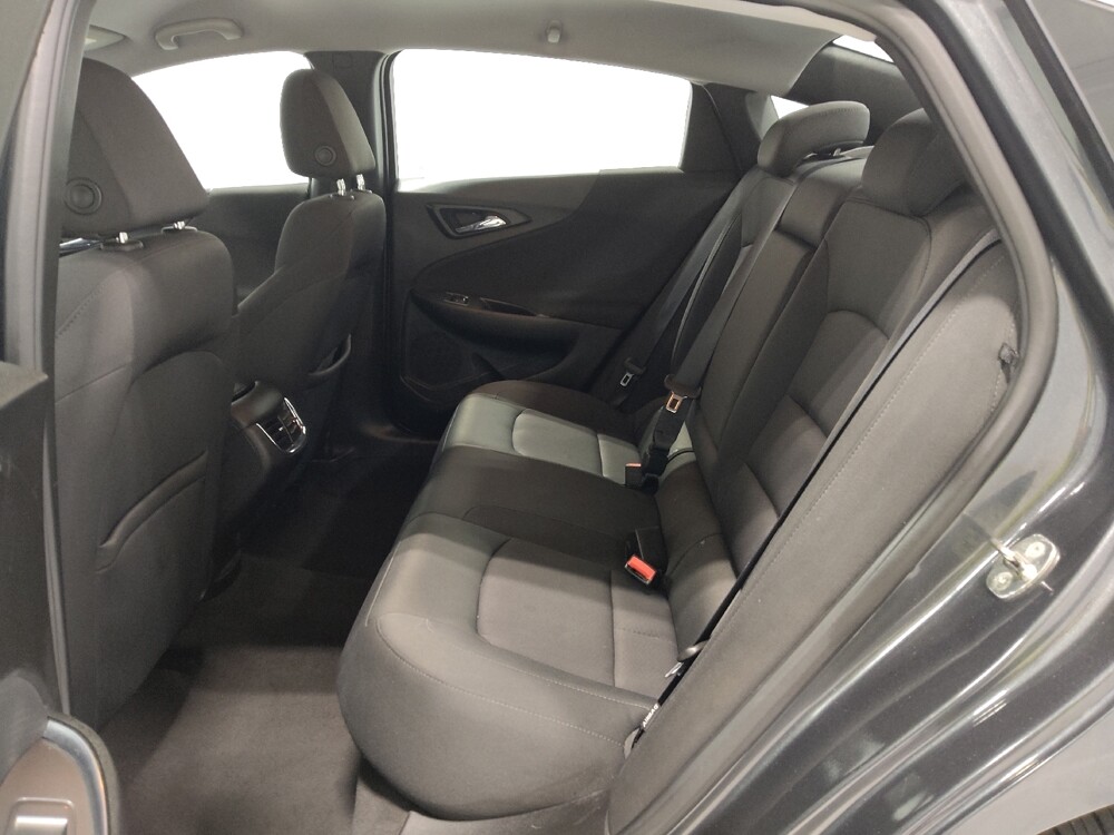 2018 Chevrolet Malibu in Columbus, OH 43231 - 18141428 18