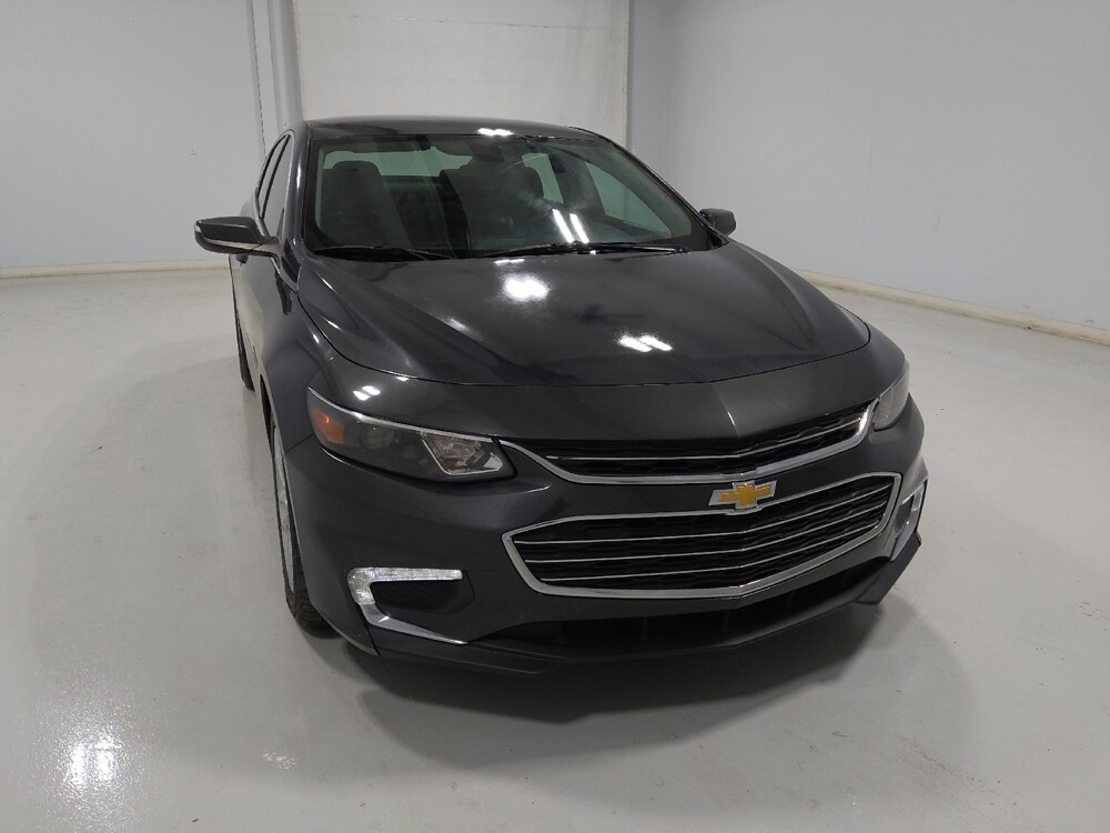 2018 Chevrolet Malibu in Columbus, OH 43231 - 18141428 14