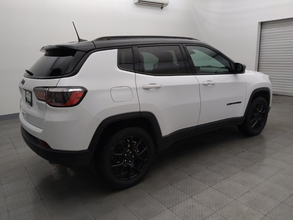 2022 Jeep Compass in Houston, TX 77074 - 18141440 10