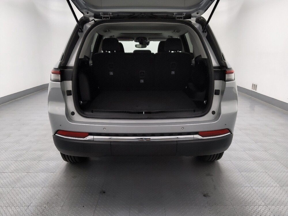 2023 Jeep Grand Cherokee in Springfield, MO 65807 - 18141472 29