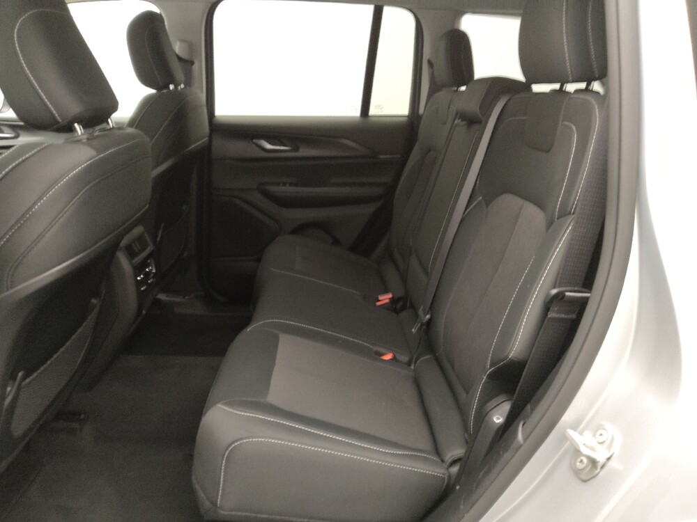 2023 Jeep Grand Cherokee in Springfield, MO 65807 - 18141472 18