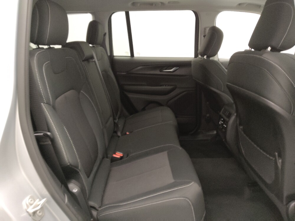 2023 Jeep Grand Cherokee in Springfield, MO 65807 - 18141472 19