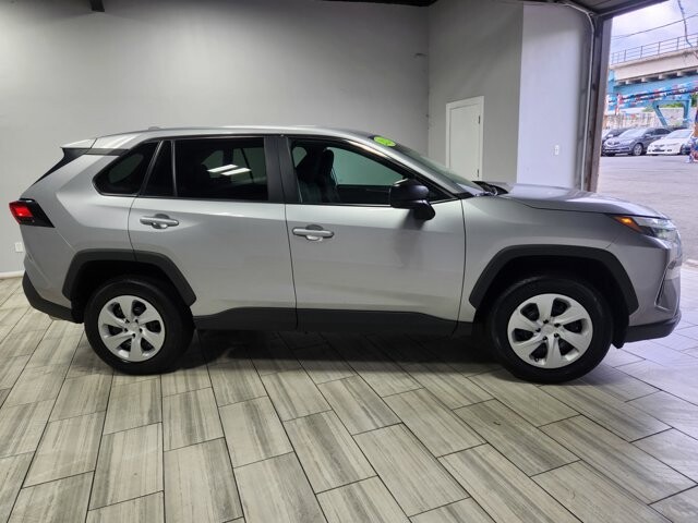 2024 Toyota RAV4 in Cinnaminson, NJ 08077 - 18141506 6