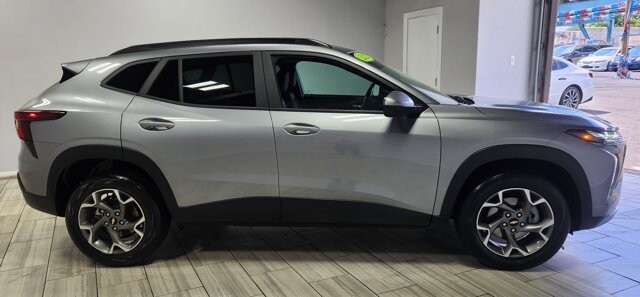 2025 Chevrolet Trax in Cinnaminson, NJ 08077 - 18141507 6