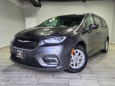 2023 Chrysler Pacifica in Cinnaminson, NJ 08077