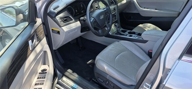 2015 Hyundai Sonata in Mesa, AZ 85212 - 18141544 16