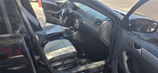 2016 Volkswagen Jetta in Mesa, AZ 85212 - 18141545 13