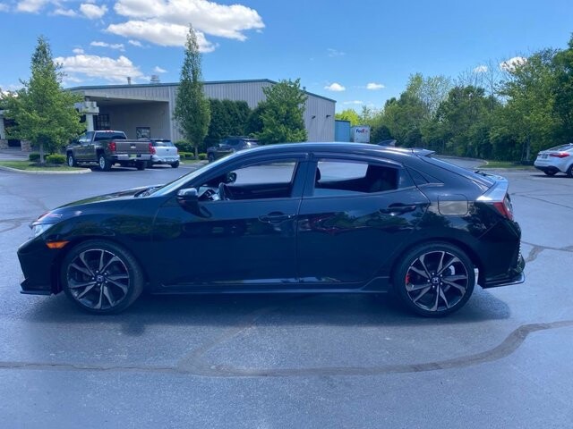 2017 Honda Civic in Marysville, OH 43040 - 18141550 4