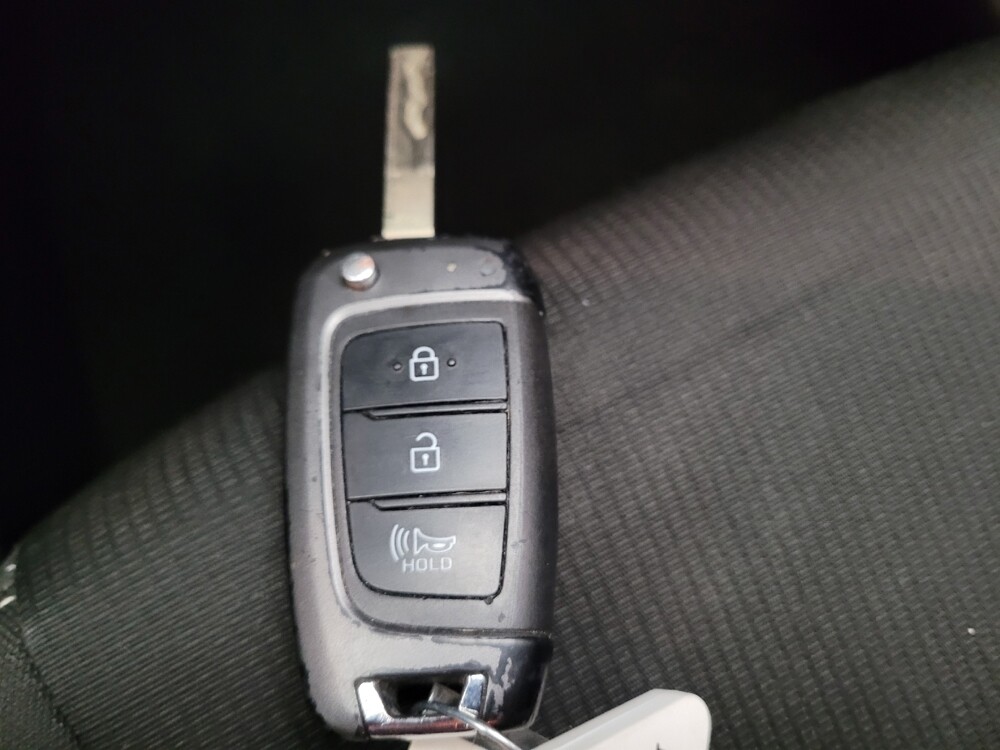 2021 Hyundai Venue in Montclair, CA 91763 - 18141583 32