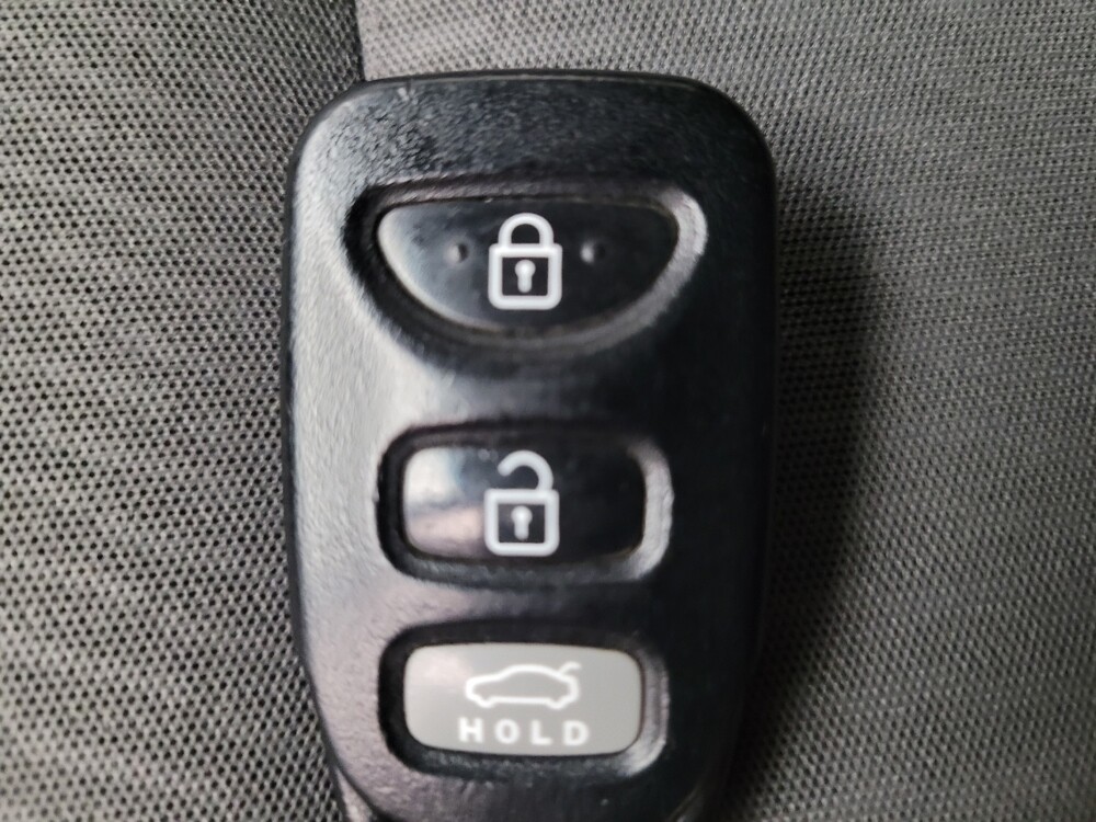 2014 Hyundai Elantra in Downey, CA 90241 - 18141587 32