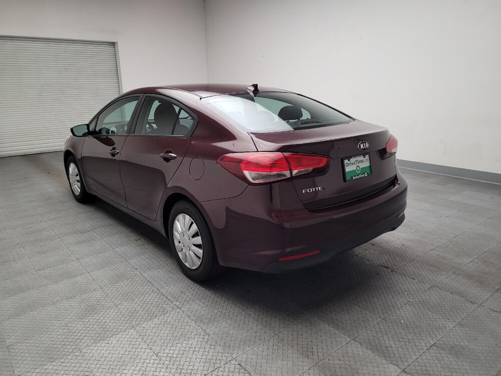 2017 Kia Forte in Downey, CA 90241 - 18141592 5