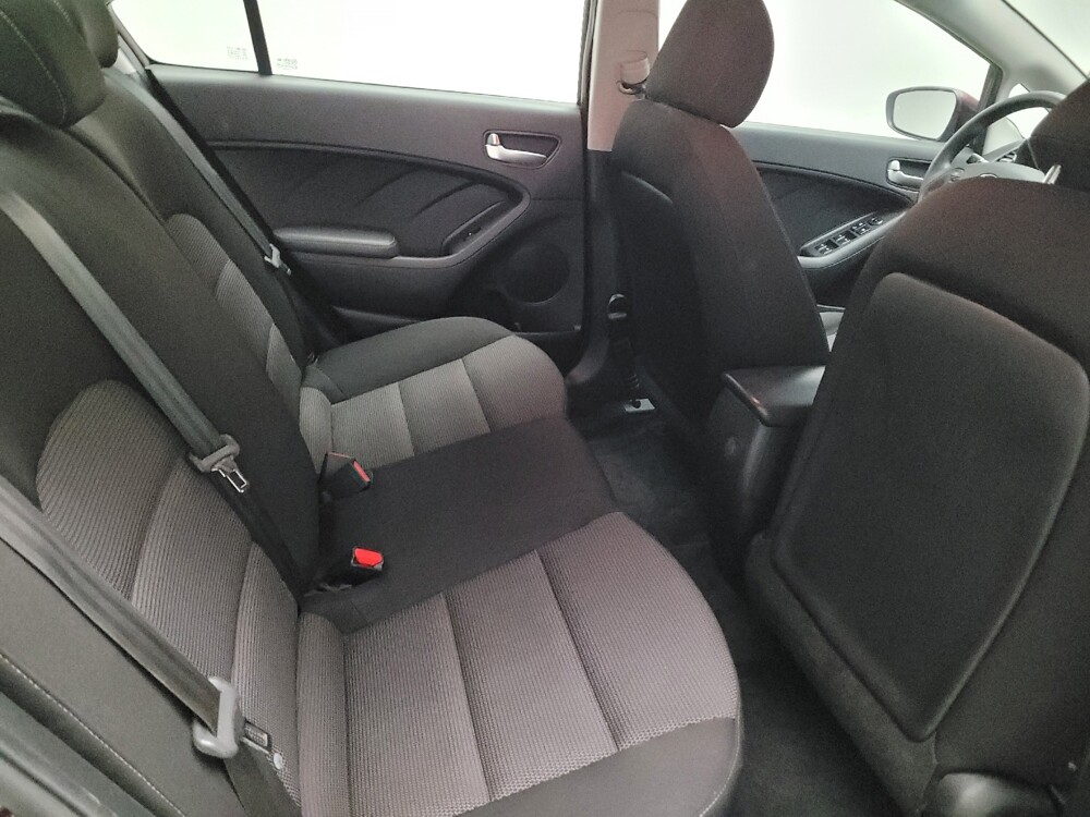 2017 Kia Forte in Downey, CA 90241 - 18141592 19