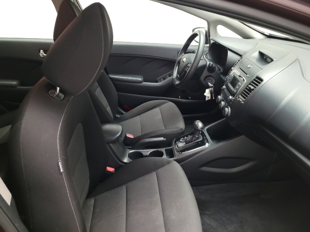 2017 Kia Forte in Downey, CA 90241 - 18141592 21
