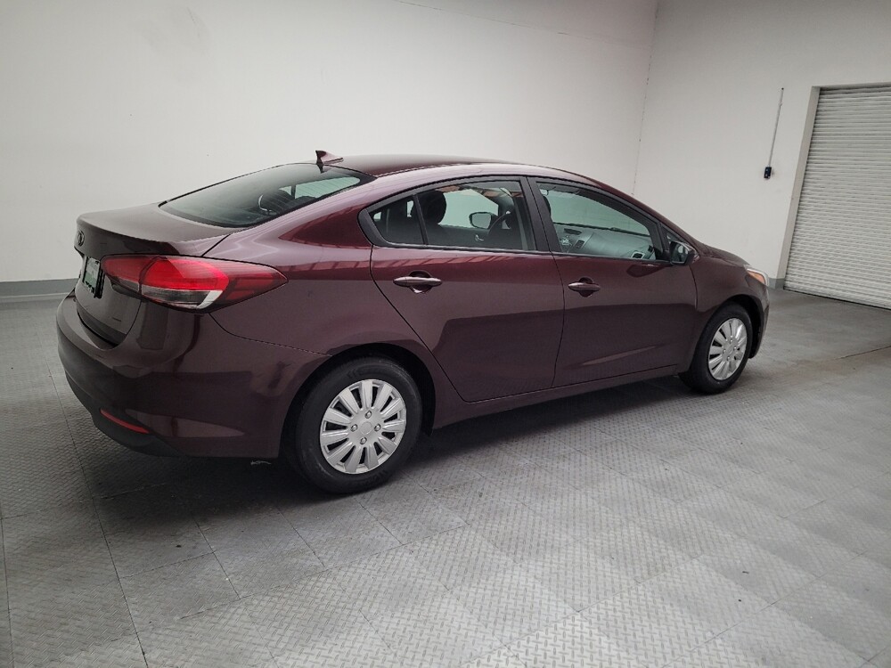 2017 Kia Forte in Downey, CA 90241 - 18141592 10