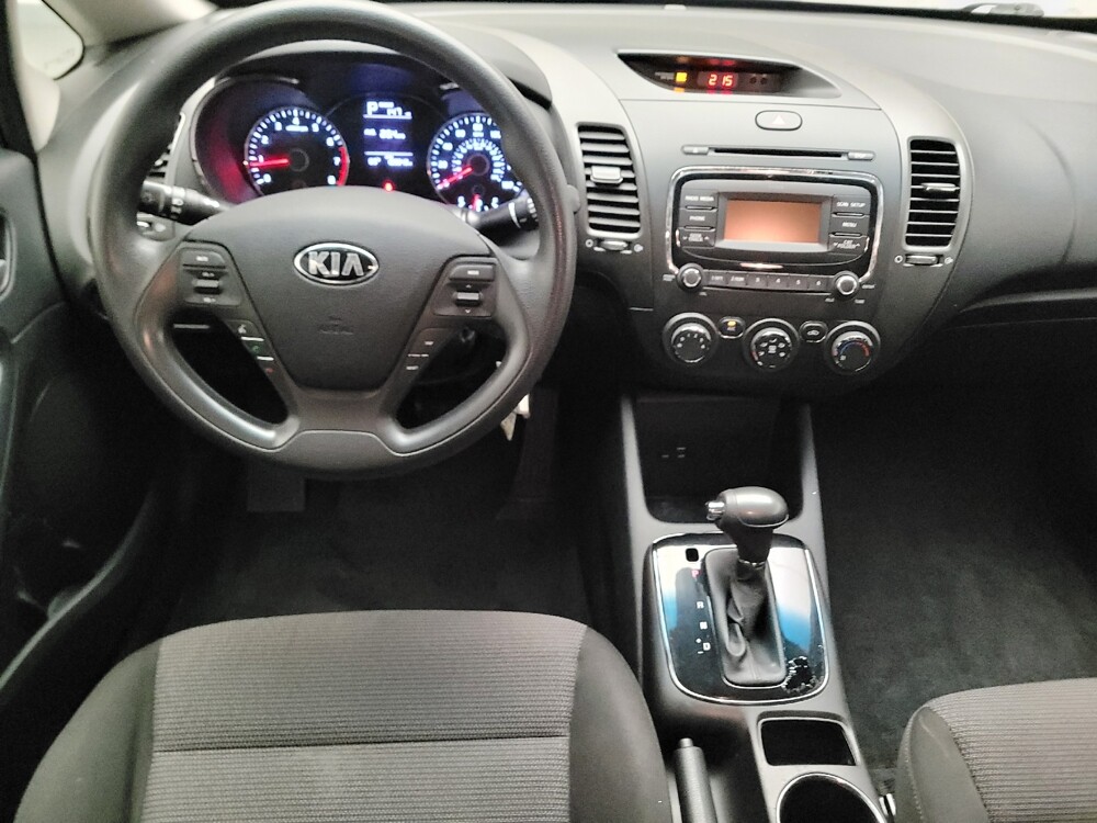 2017 Kia Forte in Downey, CA 90241 - 18141592 22