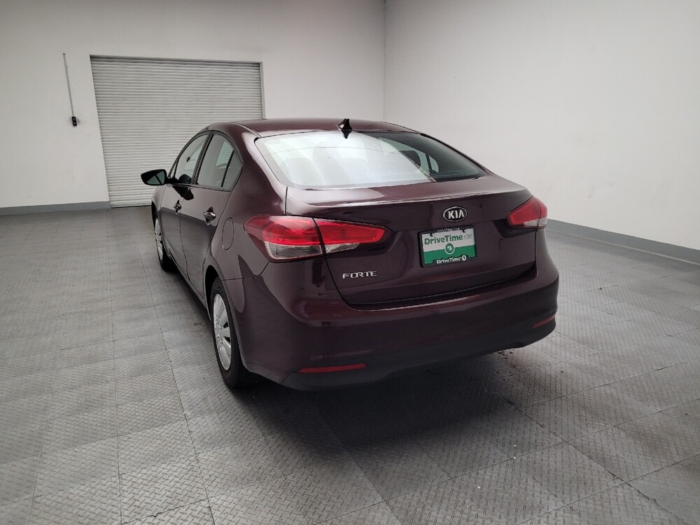 2017 Kia Forte in Downey, CA 90241 - 18141592 6