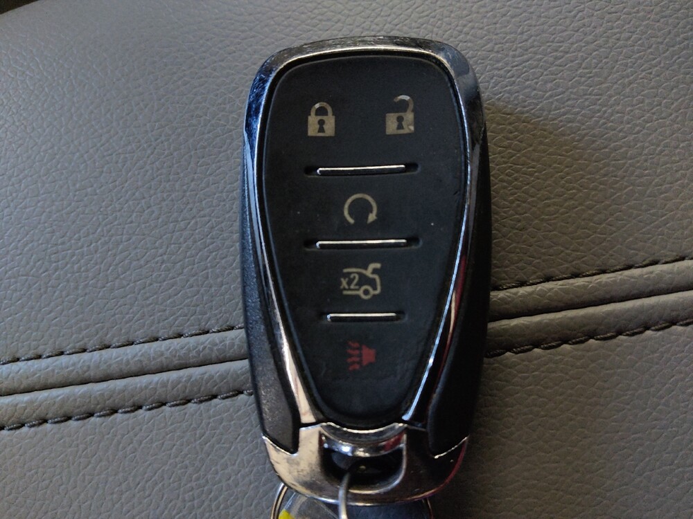 2020 Chevrolet Malibu in Birmingham, AL 35215 - 18141616 32