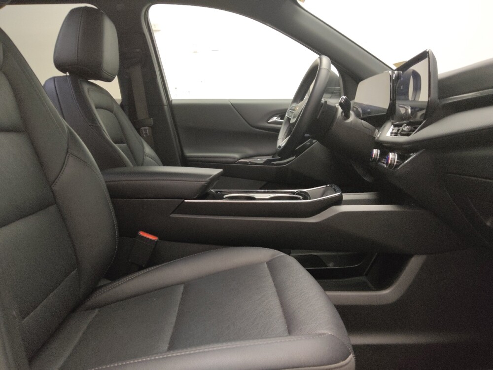 2025 Chevrolet Equinox in Plano, TX 75074 - 18141620 21