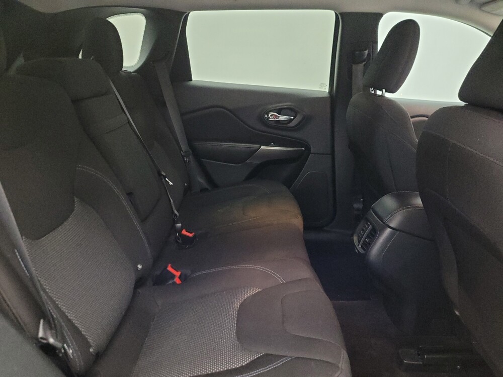 2019 Jeep Cherokee in Glendale, AZ 85301 - 18141636 19
