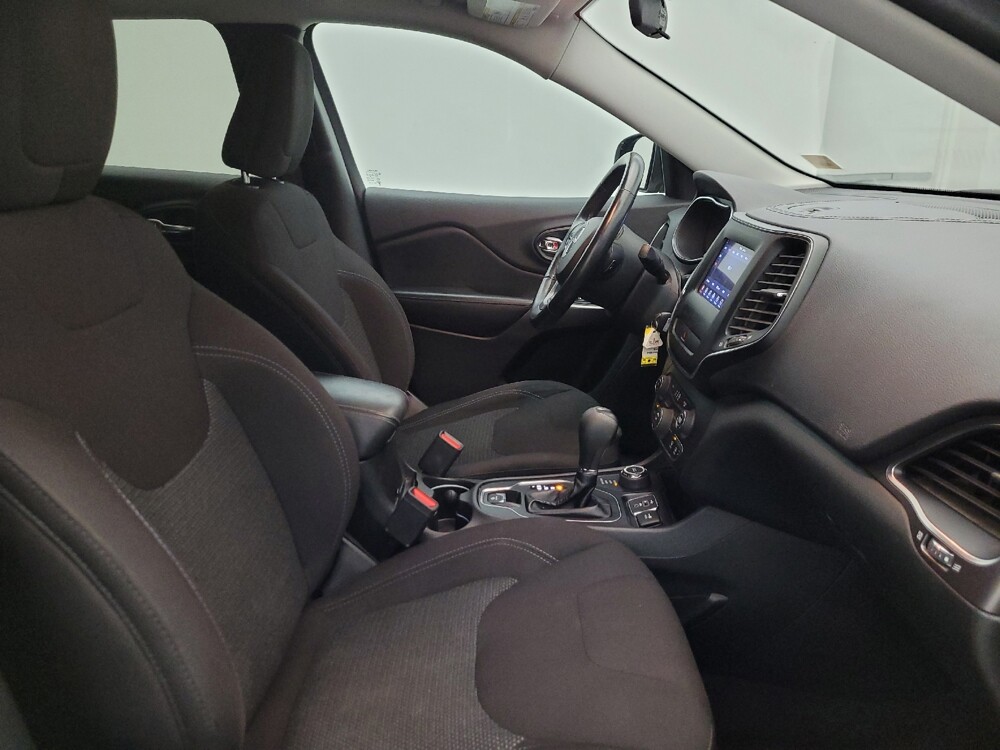 2019 Jeep Cherokee in Glendale, AZ 85301 - 18141636 21