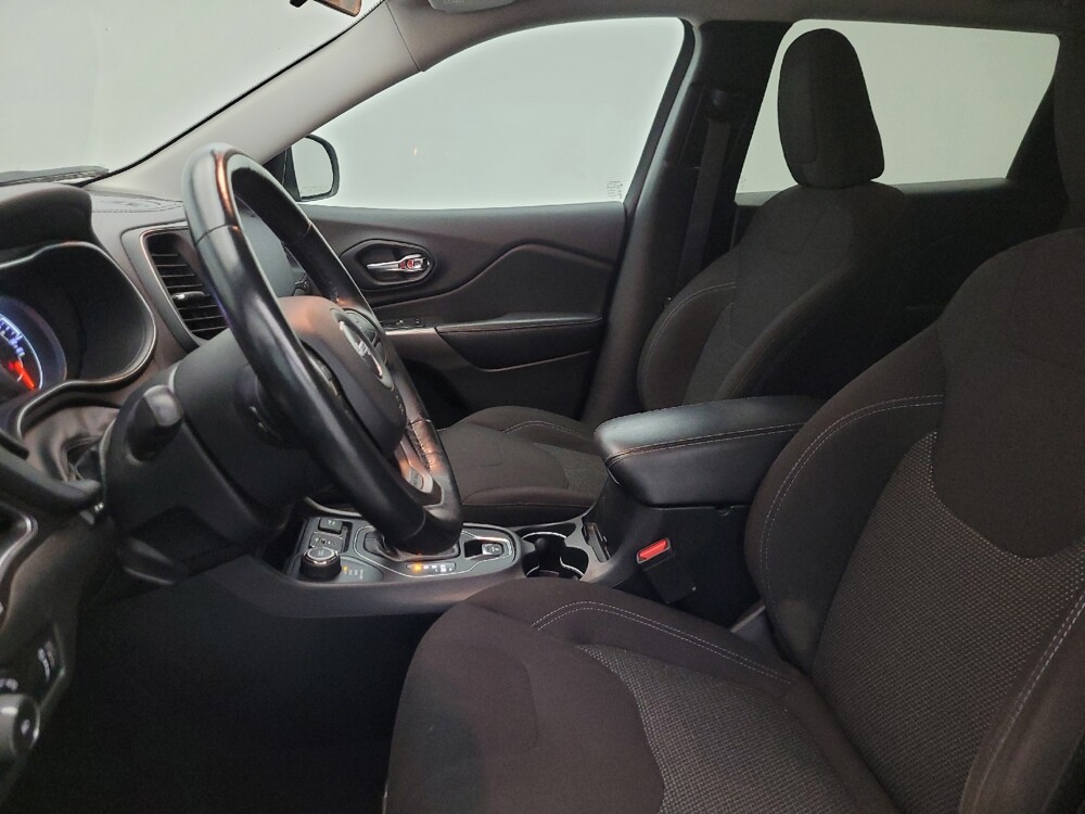 2019 Jeep Cherokee in Glendale, AZ 85301 - 18141636 17