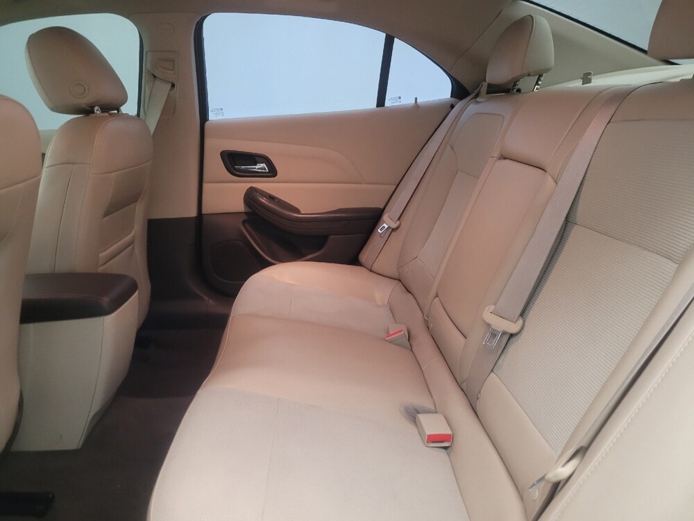 2015 Chevrolet Malibu in Glendale, AZ 85301 - 18141638 18