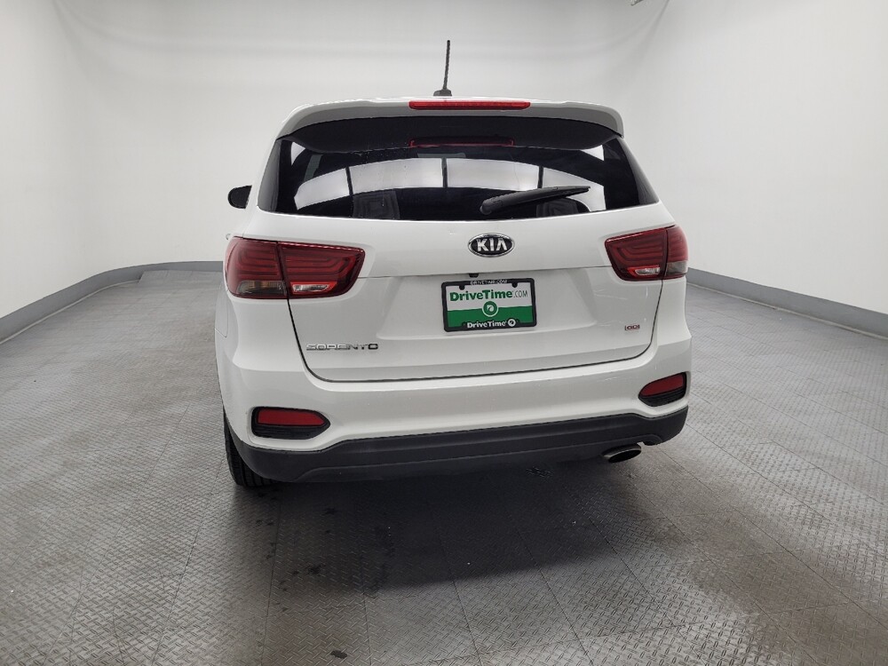 2019 Kia Sorento in Las Vegas, NV 89102 - 18141650 6