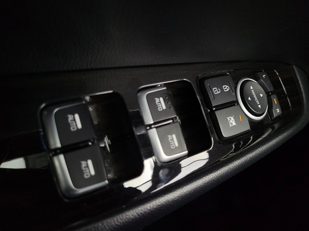 2019 Kia Sorento in Las Vegas, NV 89102 - 18141650 27